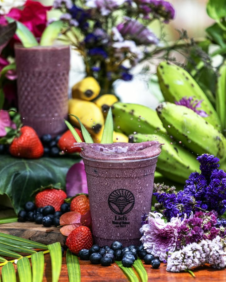 Purple smoothie with berries at Liefs Tulum