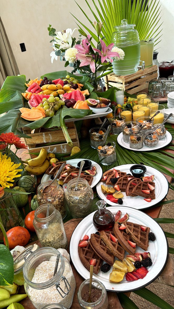 Fresh vegan breakfast buffet with fruit and waffles at Liefs Tulum retreat catering